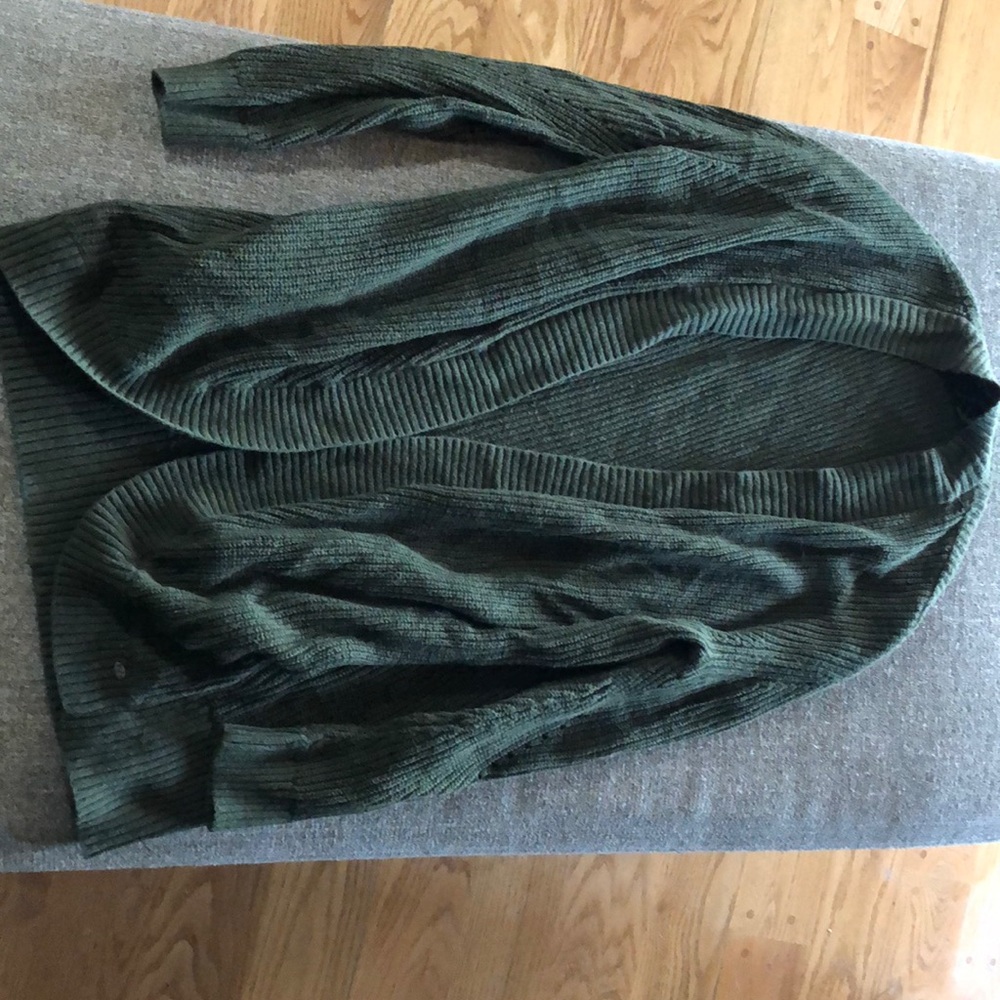 AE Cardigan